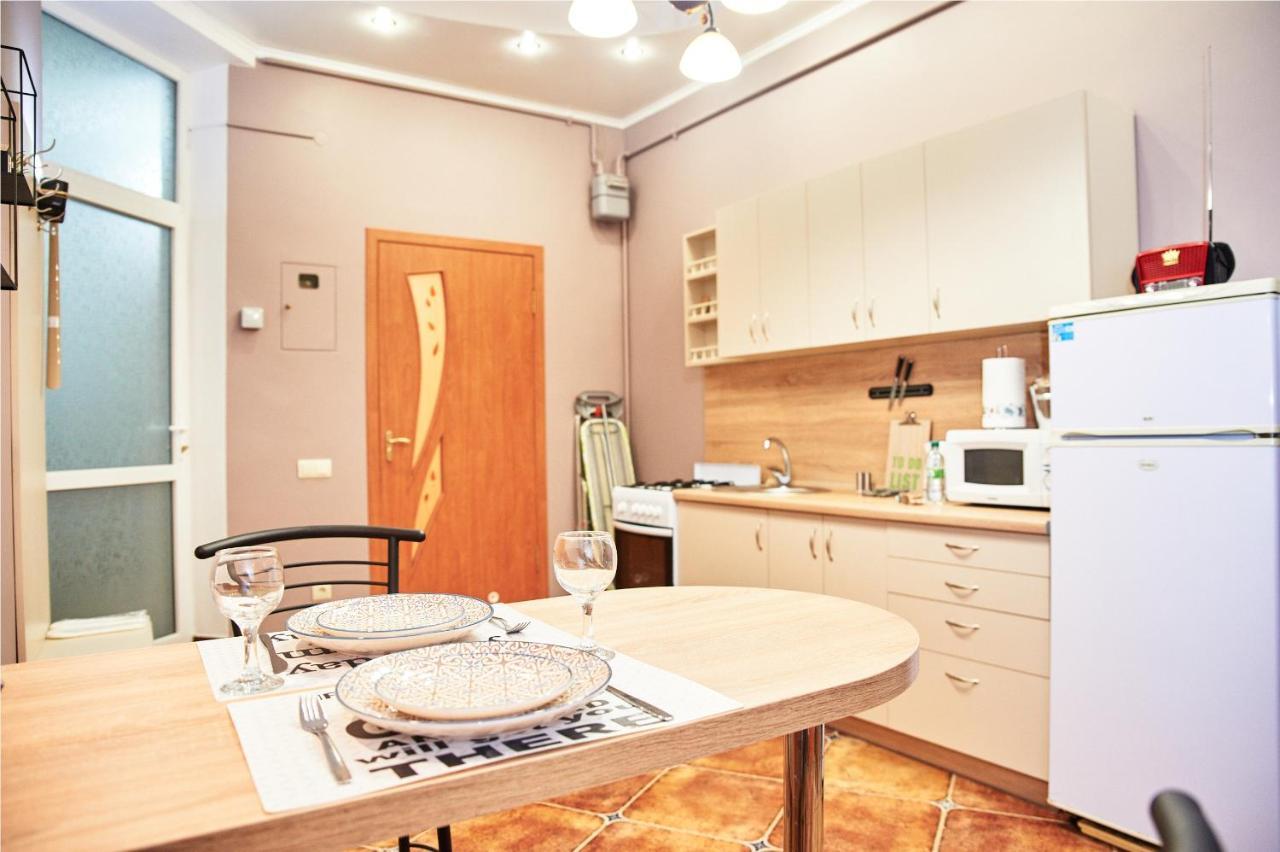 Designer Apartment In The Center Lemberg Exterior foto